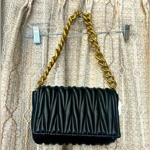 Montana West ladies Small Black purse Gold Chain Handle